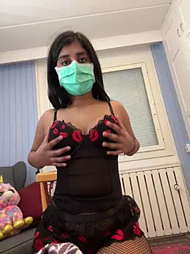 Snapshot of ScarletAss chatting on 01/24/25, 03:24 ScarletAss online show from 01/24/25, 03:24