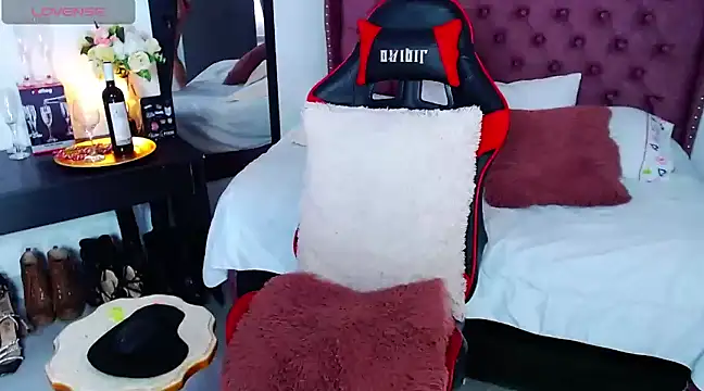 Snapshot of rubyylowell chatting on 01/09/25, 12:52 rubyylowell online show from 01/09/25, 12:52