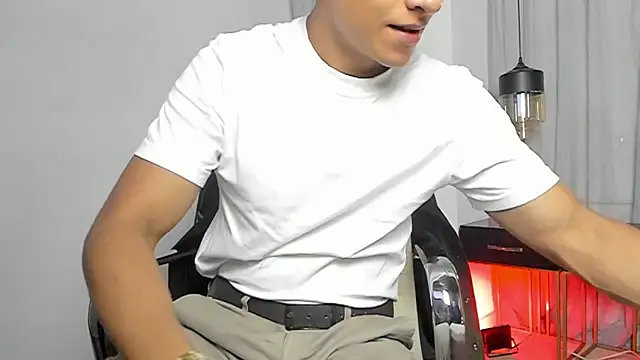 Snapshot of Lucii_fer_ chatting on 07/28/26, 12:12 Lucii fer online show from 07/28/26, 12:12