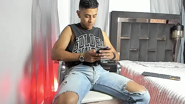 Snapshot of Lucii_fer_ chatting on 07/29/26, 12:03 Lucii fer online show from 07/29/26, 12:03