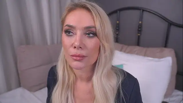 Snapshot of IsadoraDunkan chatting on 03/15/25, 05:08 IsadoraDunkan online show from 03/15/25, 05:08