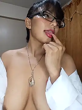 Snapshot of Lucy_Chery chatting on 11/22/25, 09:58 Lucy Chery online show from 11/22/25, 09:58