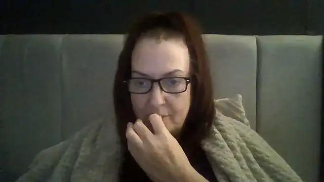 Snapshot of Tillieuk chatting on 12/17/25, 11:22 Tillieuk online show from 12/17/25, 11:22