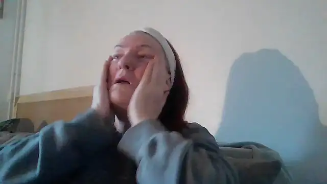 Snapshot of Tillieuk chatting on 01/13/26, 01:38 Tillieuk online show from 01/13/26, 01:38