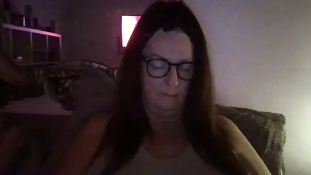 Snapshot of Tillieuk chatting on 02/06/26, 11:30 Tillieuk online show from 02/06/26, 11:30