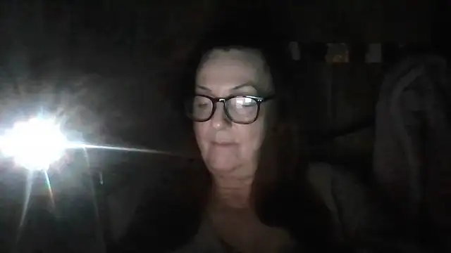 Snapshot of Tillieuk chatting on 02/26/26, 11:37 Tillieuk online show from 02/26/26, 11:37