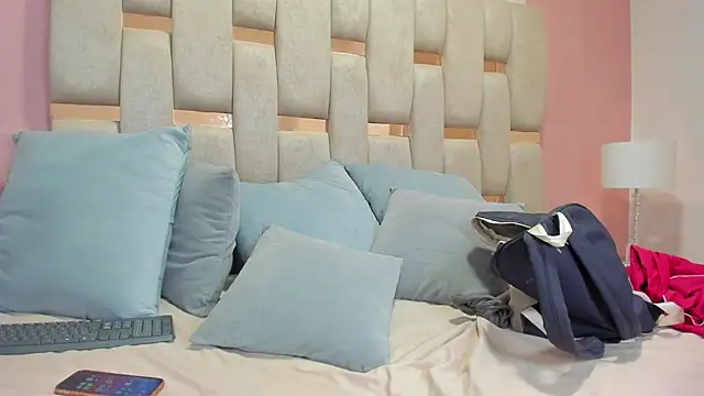 nicole fisherr online show from 04/03/26, 05:49