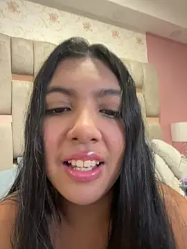 nicole fisherr online show from 04/15/26, 06:42