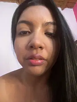 Snapshot of nicole_fisherr chatting on 05/20/26, 03:34 nicole fisherr online show from 05/20/26, 03:34