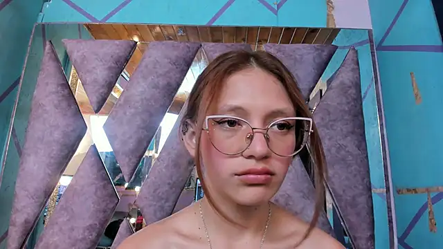 LARICSABLUE online show from 01/28/25, 06:05