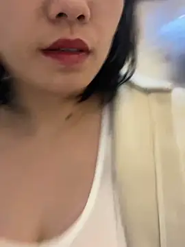 Snapshot of Bella0815 chatting on 12/26/24, 06:52 Bella0815 online show from 12/26/24, 06:52