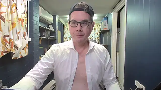 Snapshot of tilobinder chatting on 01/09/26, 03:15 tilobinder online show from 01/09/26, 03:15