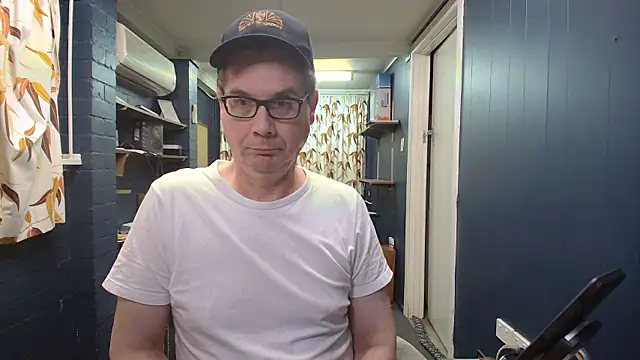 Snapshot of tilobinder chatting on 01/19/26, 04:00 tilobinder online show from 01/19/26, 04:00