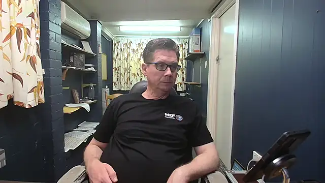 Snapshot of tilobinder chatting on 02/24/26, 02:59 tilobinder online show from 02/24/26, 02:59