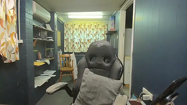 Snapshot of tilobinder chatting on 03/06/26, 02:57 tilobinder online show from 03/06/26, 02:57