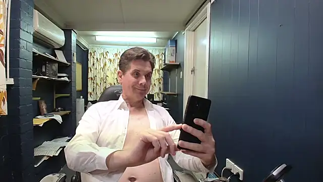 Snapshot of tilobinder chatting on 03/14/26, 03:17 tilobinder online show from 03/14/26, 03:17