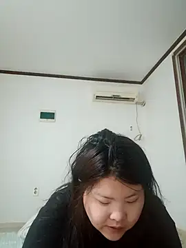 hello098712 online show from 03/22/25, 10:49