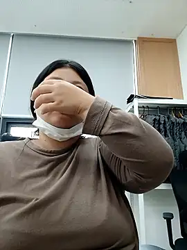 hello098712 online show from 09/29/25, 03:22