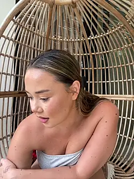 mayakitsune69 online show from 02/15/26, 10:25