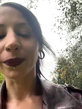 Snapshot of MissMidnightUK chatting on 09/24/25, 03:59 MissMidnightUK online show from 09/24/25, 03:59