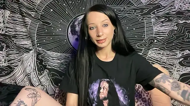 Snapshot of MissMidnightUK chatting on 10/09/25, 10:30 MissMidnightUK online show from 10/09/25, 10:30