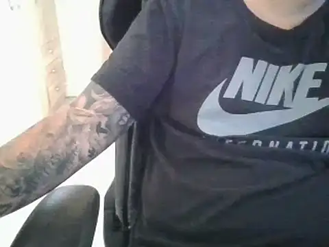 Snapshot of realityyshowww chatting on 09/17/25, 02:30 realityyshowww online show from 09/17/25, 02:30