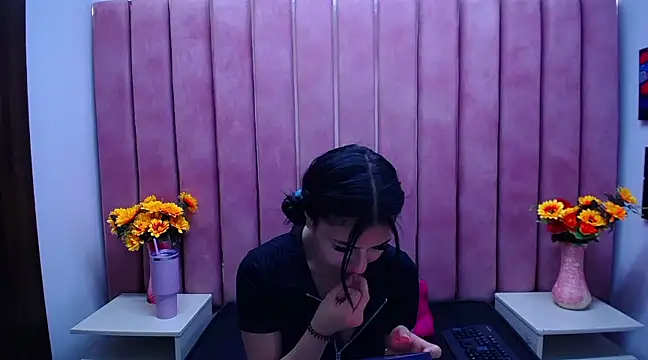 Snapshot of Poly_Sasha_ chatting on 03/07/25, 10:13 Poly Sasha online show from 03/07/25, 10:13