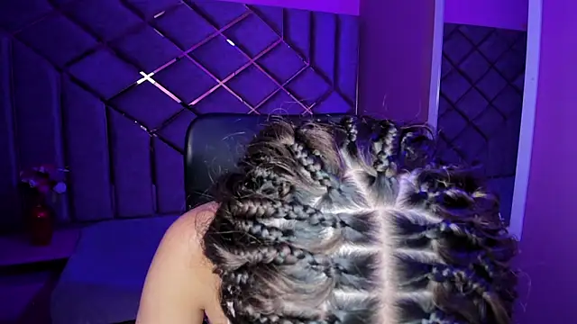 Snapshot of Poly_Sasha_ chatting on 12/21/25, 03:46 Poly Sasha online show from 12/21/25, 03:46