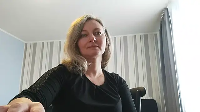 Snapshot of EdithManning chatting on 01/13/26, 01:16 EdithManning online show from 01/13/26, 01:16