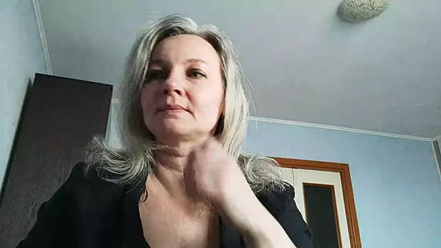 EdithManning online show from 03/12/26, 05:57
