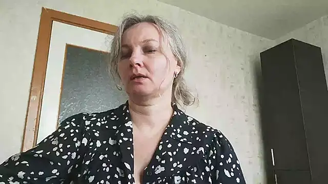 EdithManning online show from 05/19/26, 06:31