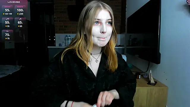 Snapshot of princessaalicc chatting on 03/07/25, 04:00 princessaalicc online show from 03/07/25, 04:00