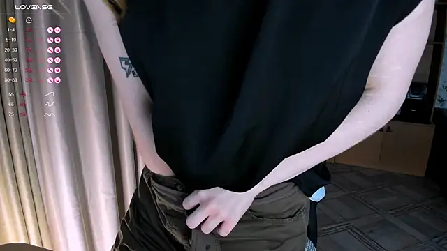 Snapshot of princessaalicc chatting on 10/13/25, 03:01 princessaalicc online show from 10/13/25, 03:01