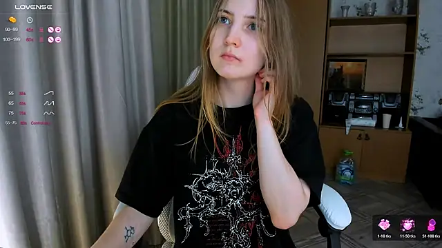 Snapshot of princessaalicc chatting on 11/09/25, 01:09 princessaalicc online show from 11/09/25, 01:09