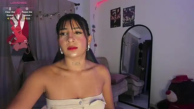 Snapshot of DRACARYSS_ chatting on 10/24/25, 10:11 DRACARYSS online show from 10/24/25, 10:11