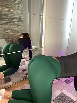 LeonieLindner online show from 01/12/25, 12:23