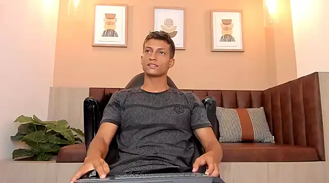 wolf james123 online show from 02/14/25, 02:23