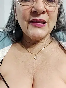 miisevvie  online show from 03/03/25, 09:44