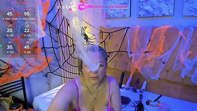 miisevvie  online show from 10/31/25, 04:13