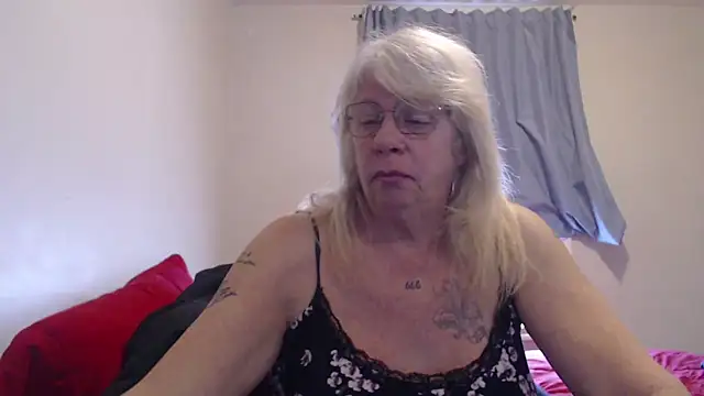 Snapshot of canadiancougar1965 chatting on 12/08/24, 04:18 canadiancougar1965 online show from 12/08/24, 04:18