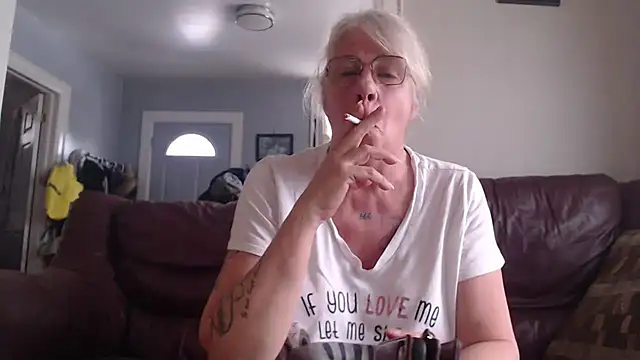 Snapshot of canadiancougar1965 chatting on 01/23/25, 08:45 canadiancougar1965 online show from 01/23/25, 08:45