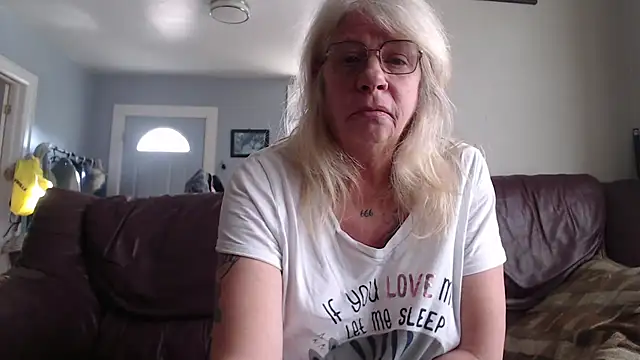 Snapshot of canadiancougar1965 chatting on 01/26/25, 05:13 canadiancougar1965 online show from 01/26/25, 05:13