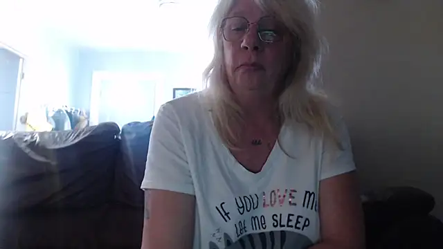 Snapshot of canadiancougar1965 chatting on 01/26/25, 08:23 canadiancougar1965 online show from 01/26/25, 08:23