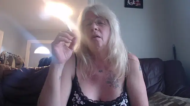 Snapshot of canadiancougar1965 chatting on 02/06/25, 02:37 canadiancougar1965 online show from 02/06/25, 02:37