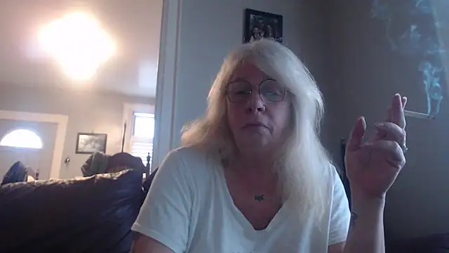 Snapshot of canadiancougar1965 chatting on 02/16/25, 01:05 canadiancougar1965 online show from 02/16/25, 01:05