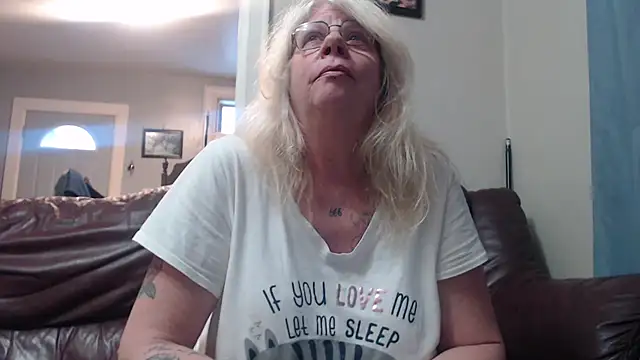 Snapshot of canadiancougar1965 chatting on 02/16/25, 10:21 canadiancougar1965 online show from 02/16/25, 10:21