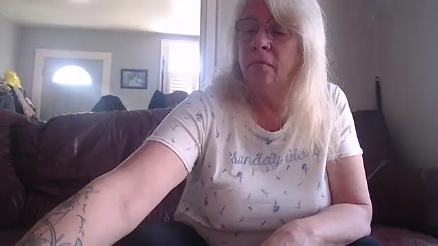 Snapshot of canadiancougar1965 chatting on 03/09/25, 01:48 canadiancougar1965 online show from 03/09/25, 01:48