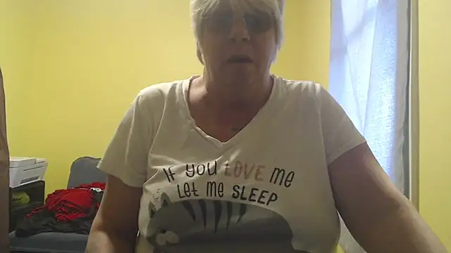 Snapshot of canadiancougar1965 chatting on 12/13/25, 08:04 canadiancougar1965 online show from 12/13/25, 08:04