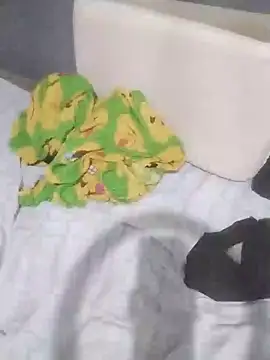 Snapshot of ems2174 chatting on 03/08/25, 01:17 ems2174 online show from 03/08/25, 01:17