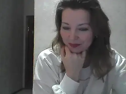 Snapshot of VselenaSun402 chatting on 01/05/25, 09:15 VselenaSun402 online show from 01/05/25, 09:15